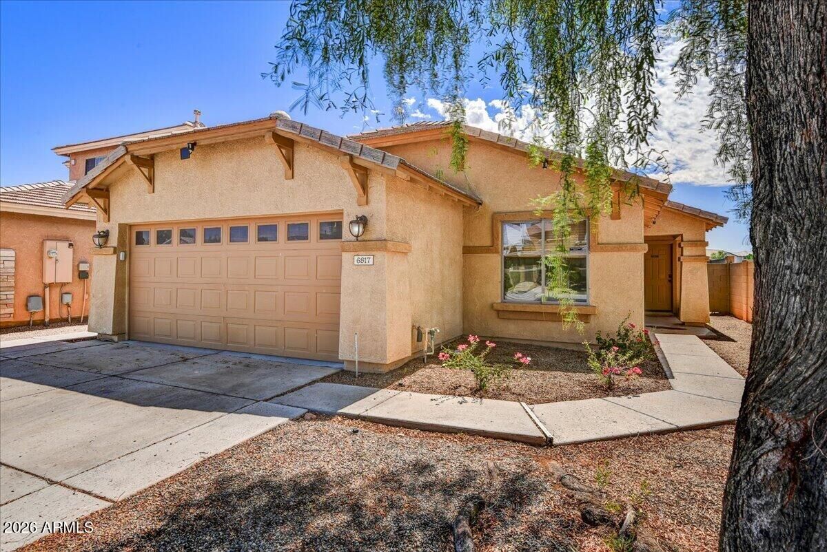 Property Photo: 6817 W Desert Lane AZ 85339