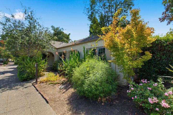 Property Photo: 824 Humboldt Street CA 95404