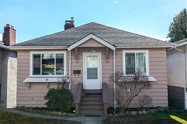 586 E 60th Avenue — photo 1