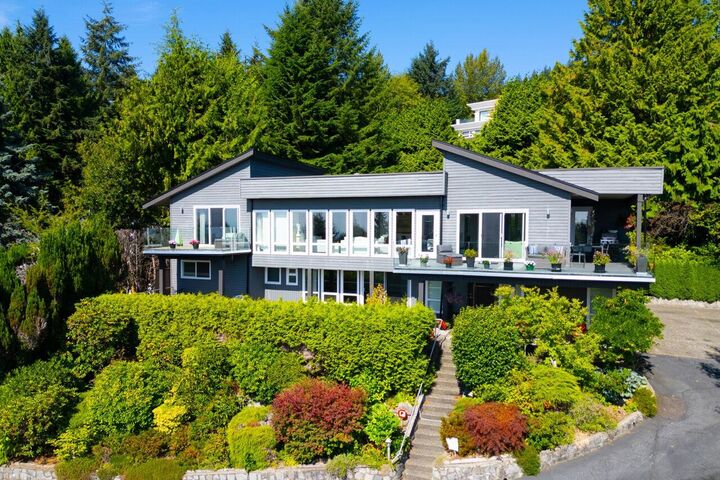 Property Photo: 1135 Groveland Court BC V7S 1Z7