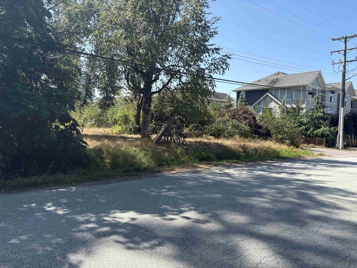 20370 73A Avenue — photo 1