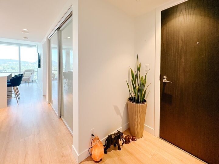 Property Photo:  
