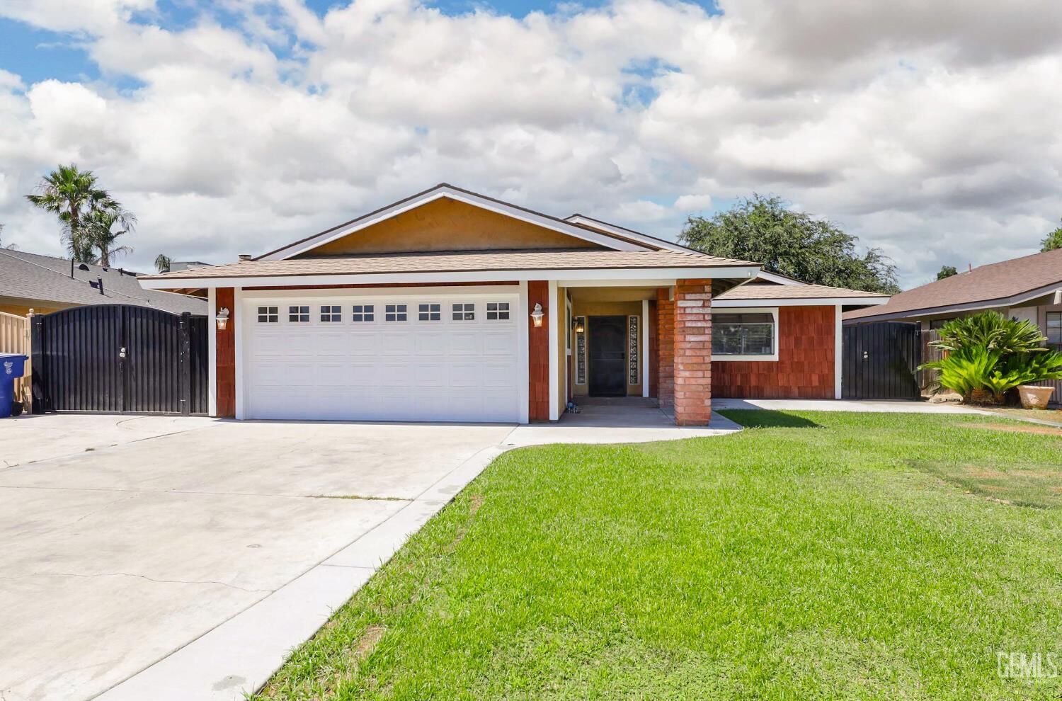 Property Photo:  4304 Milo Avenue  CA 93313 