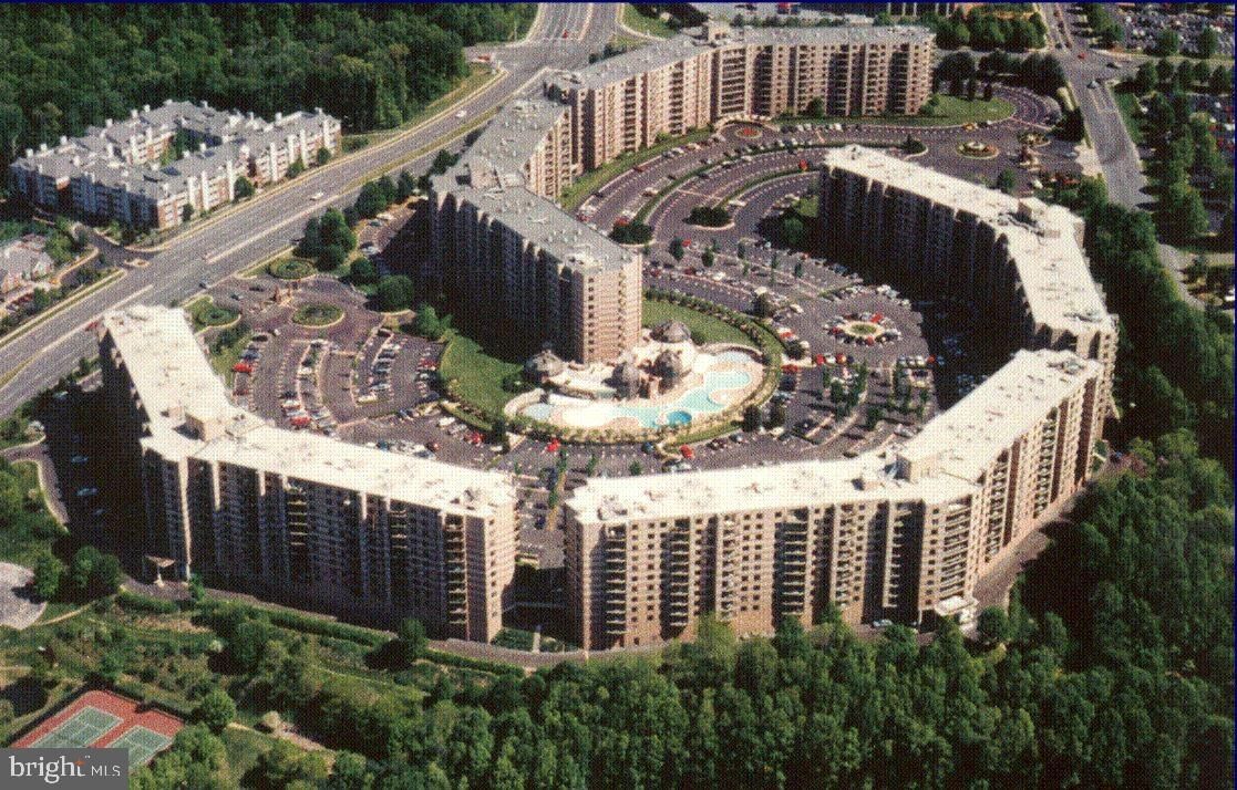 Property Photo:  8350 Greensboro Drive 626  VA 22102 