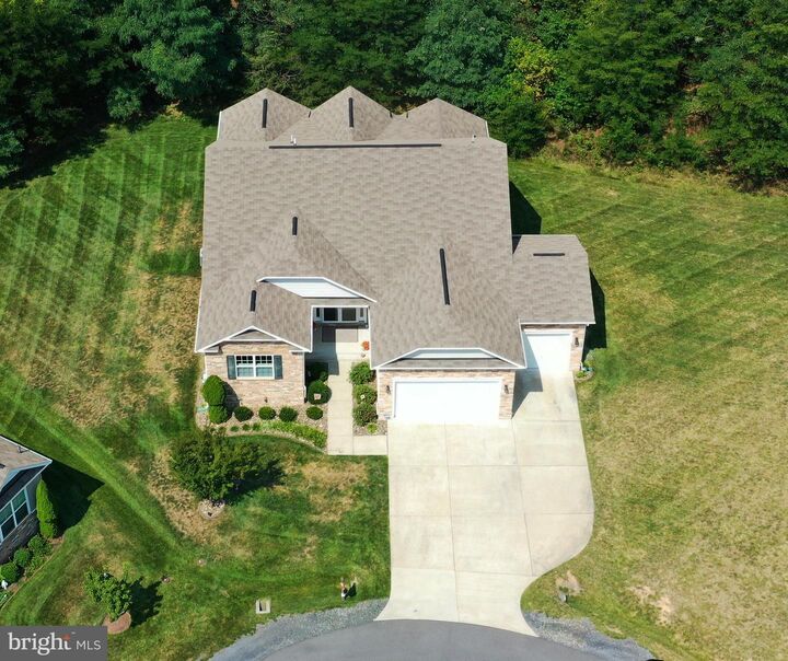 Property Photo:  90 Putter Court  VA 22630 