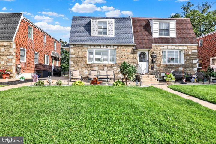 Property Photo:  9247 Outlook Avenue  PA 19114 