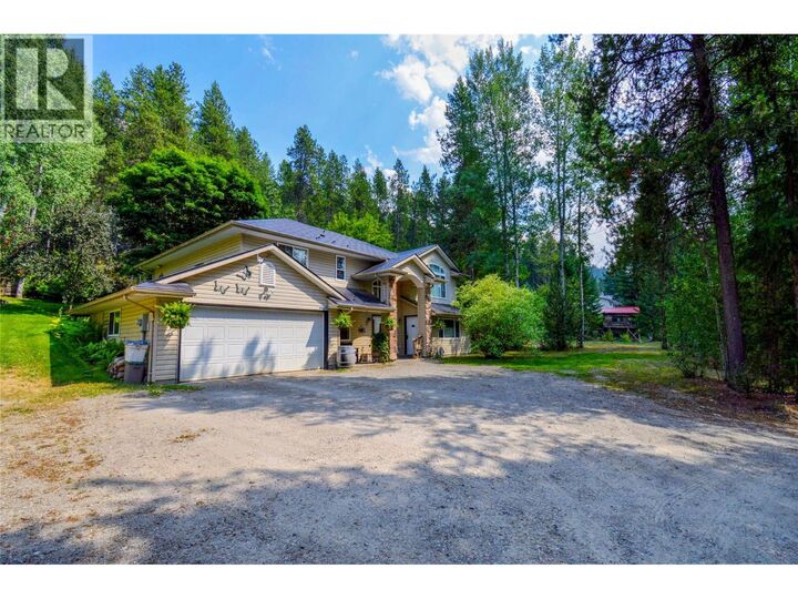 Property Photo: 610 Strathmore Avenue BC V0H 1J0