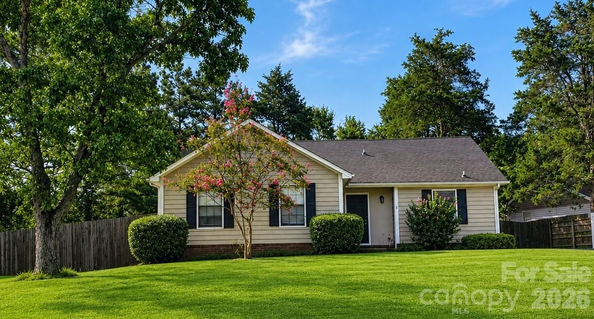 Property Photo: 11601 Sunswept Lane NC 28226