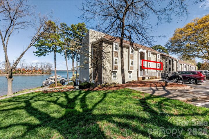 Property Photo:  20407 Harborgate Court 404  NC 28031 
