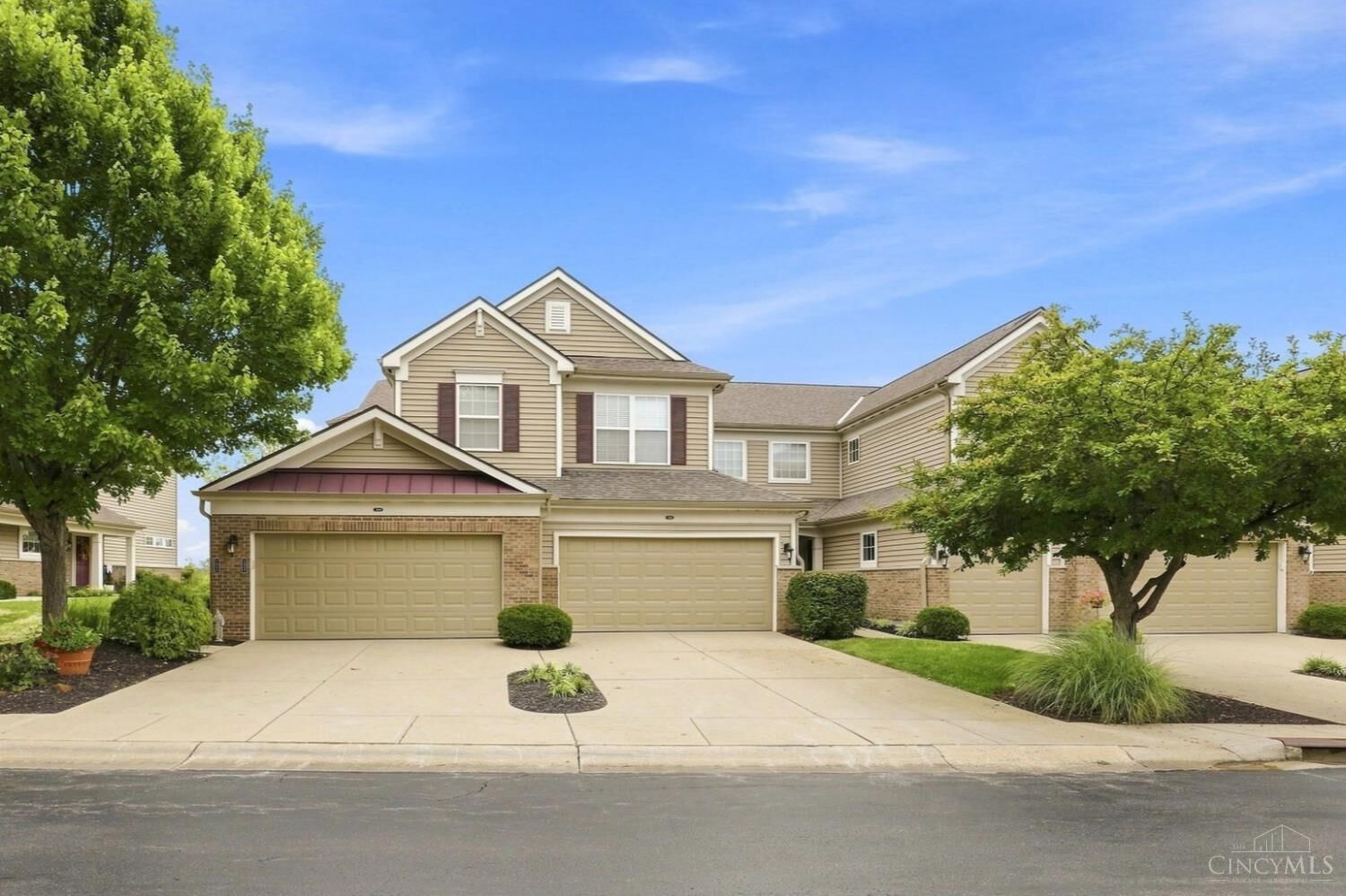 Property Photo: 7886 Bridge Point Drive OH 45248
