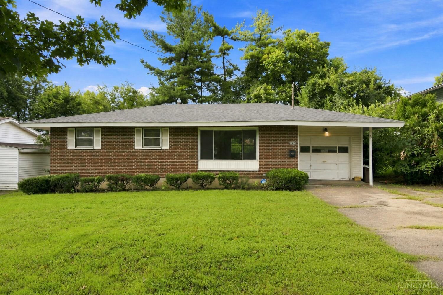Property Photo:  727 W Kemper Road  OH 45246 