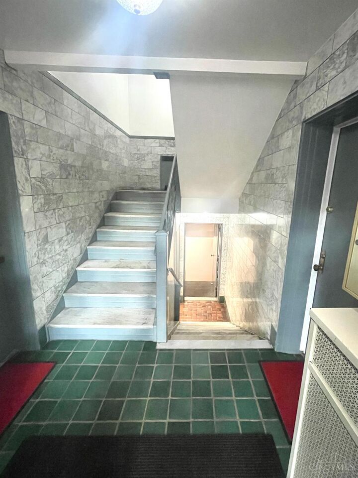 Property Photo:  2210 Victory Parkway  OH 45206 