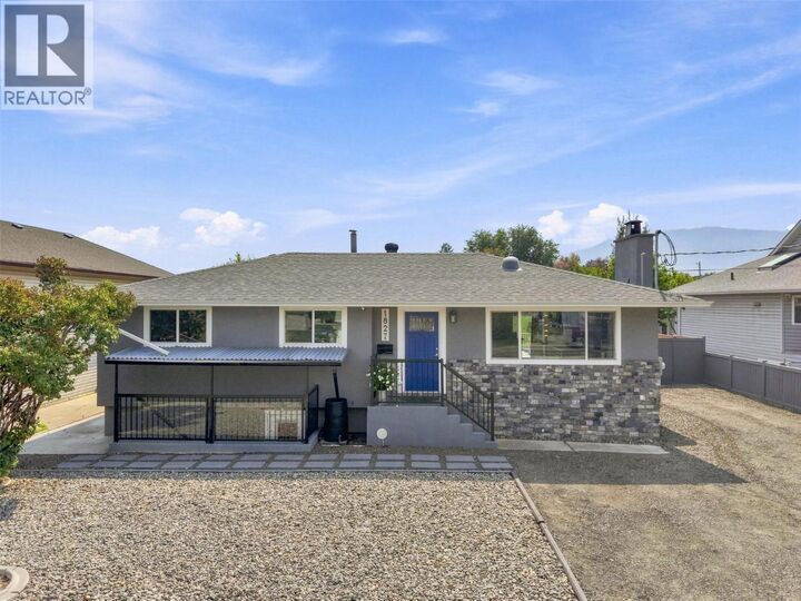 Property Photo: 1827 Parkcrest Avenue BC V2B 4W8