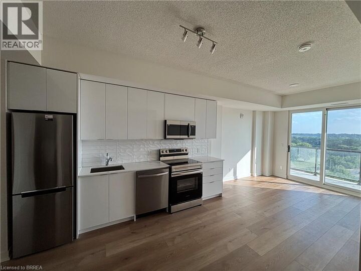 Property Photo:  33 Erie Avenue 1313  ON N3S 0K7 