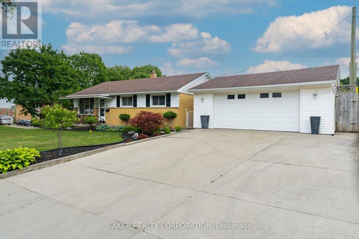 Property Photo: 176 Renfro Crescent ON N5Z 3B6