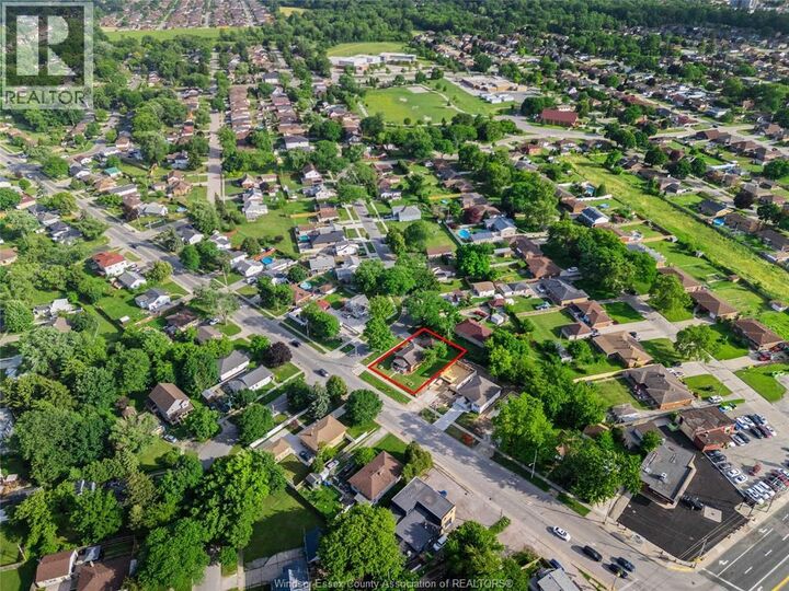Property Photo:  1465 Campbell Avenue  ON N9B 2K1 