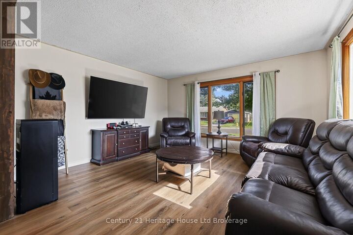 Photo de la propriété:  1037 Warwick Street  ON N4S 4S3 