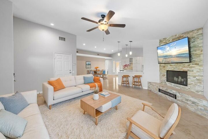 Property Photo:  52580 Avenida Navarro  CA 92253 