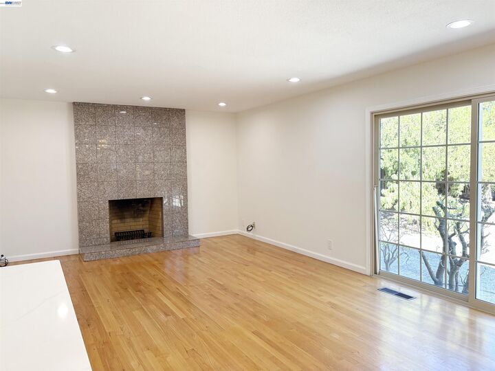Property Photo: 43370 Luzon Ct CA 94539