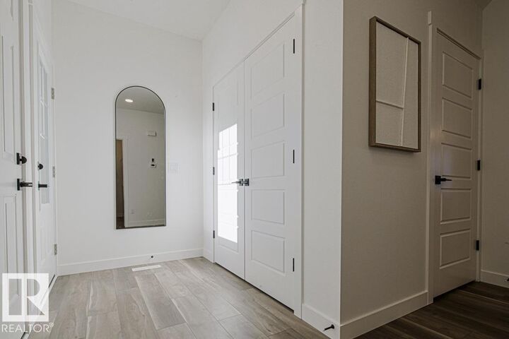 Property Photo:  1715 8 Street NW  AB T6T 2X9 