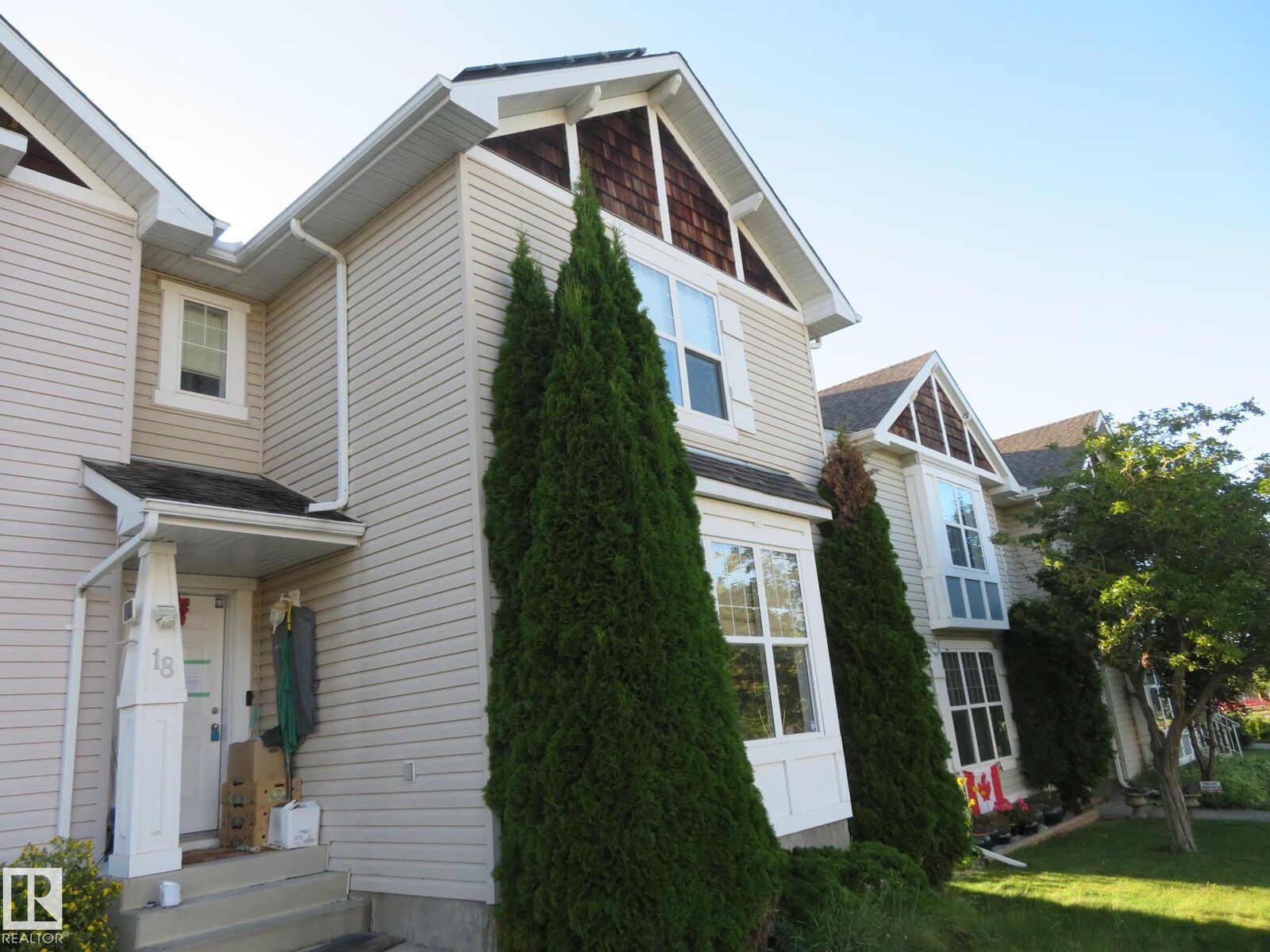 Property Photo:  18 Connor Lane  AB T8H 2L5 