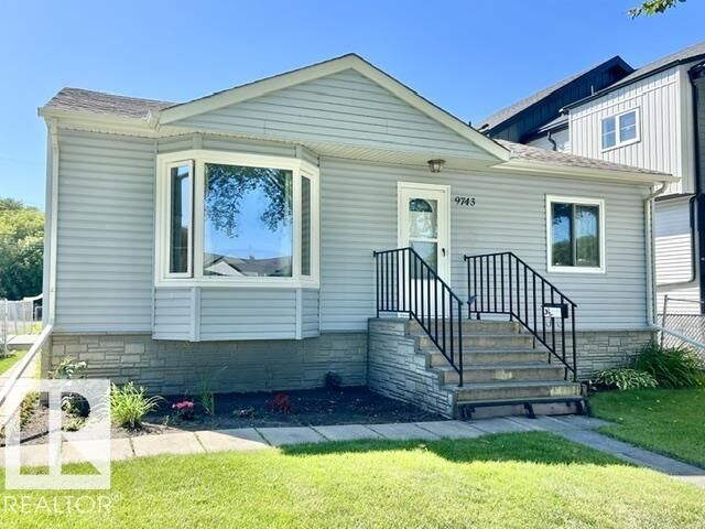Property Photo:  9743 65 Avenue NW  AB T6E 0K5 