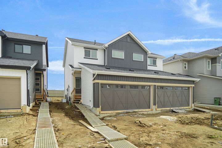 18820 29 Avenue NW — photo 1