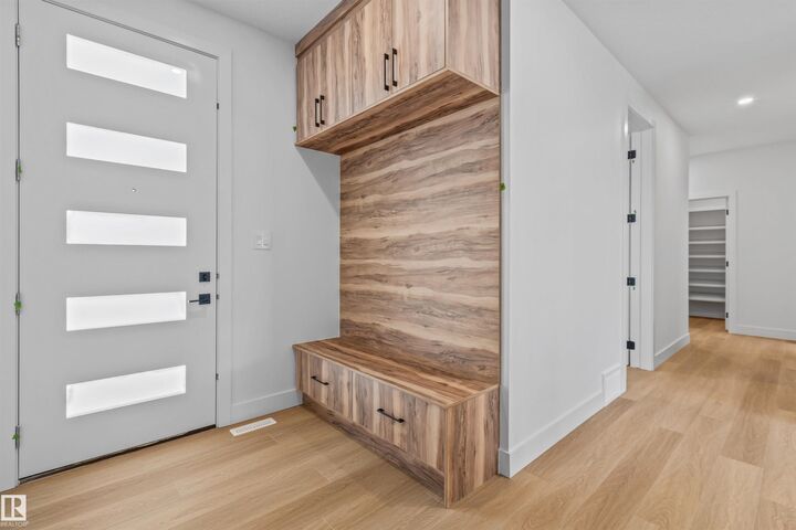 Property Photo: 5 Mockingbird Crescent AB T8L 3S3