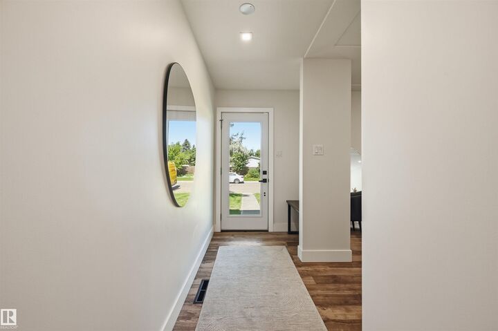 Property Photo:  6015 92A Avenue NW  AB T6B 0T3 