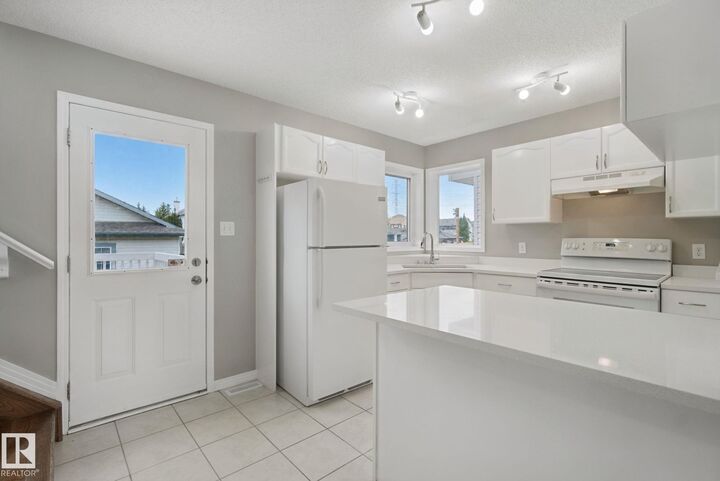 Property Photo: 3104 32 Avenue NW AB T6T 1X3