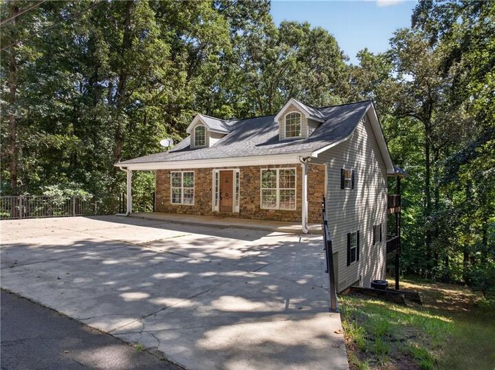 Property Photo:  825 Rue Fluer De Lis  GA 30553 