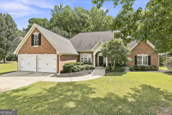 Property Photo: 125 Brookridge Court GA 30215