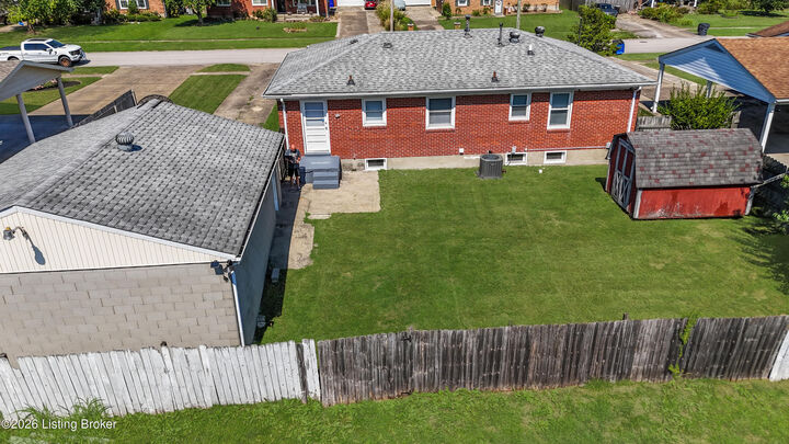 Property Photo: 7106 Sunny Vale Way KY 40272