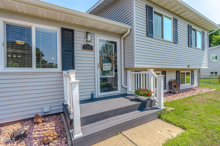 Property Photo: 6 Brevet Place ND 58504