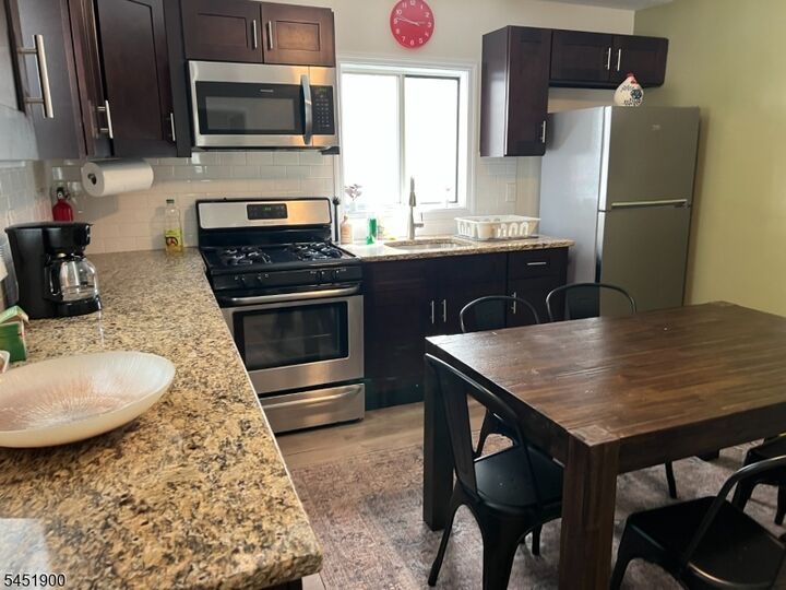 Property Photo: 74 Chambers St 4 NJ 07105