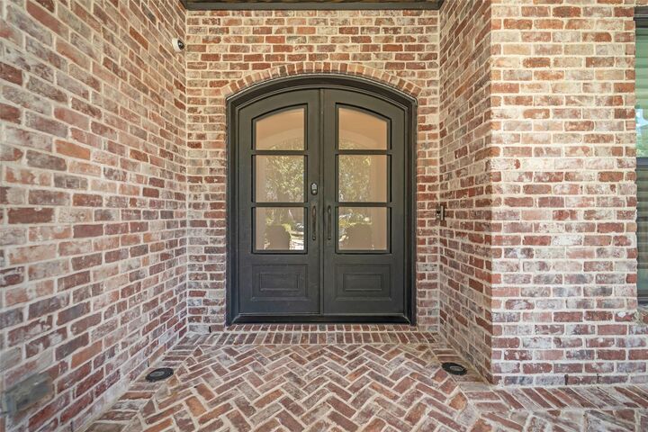 Property Photo: 4719 Waring Street TX 77027