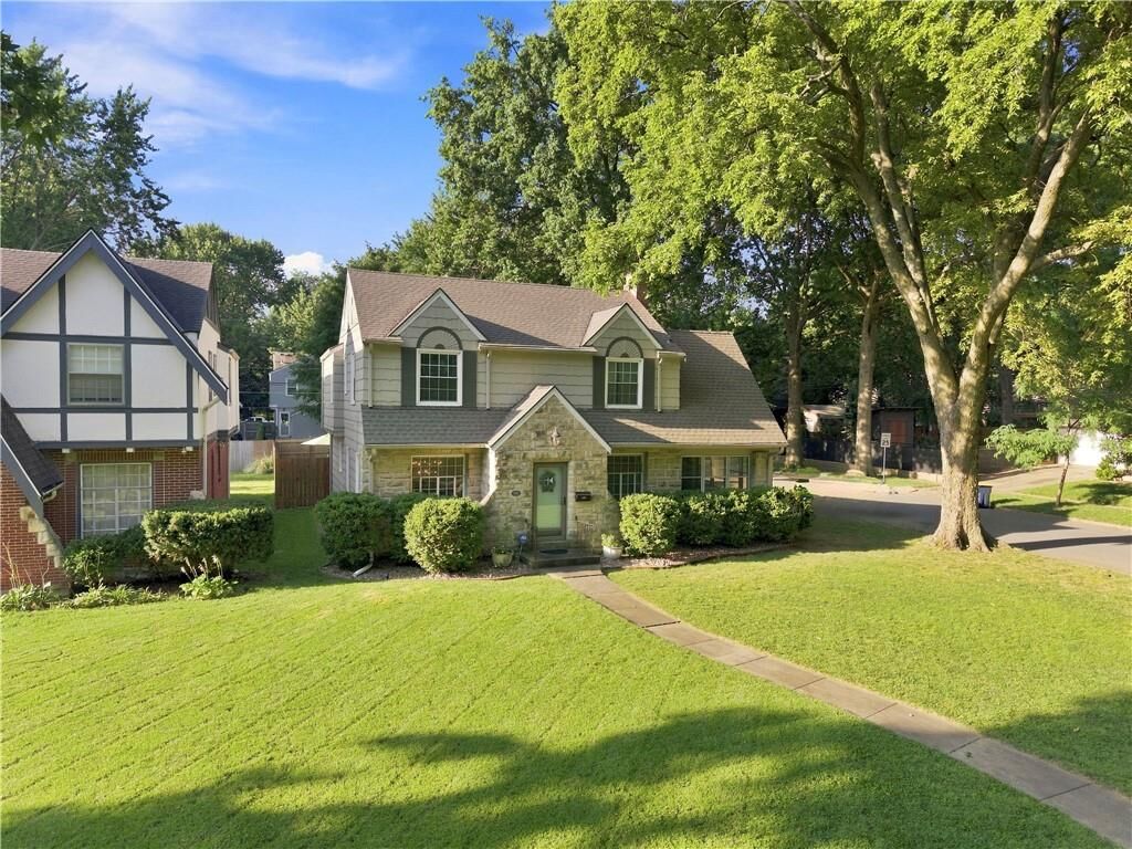 Property Photo:  601 E 74th Street  MO 64131 