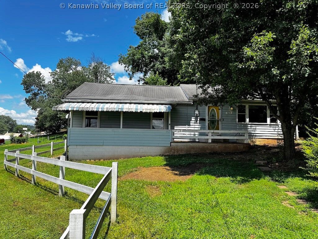 Property Photo:  505 Walker Street  WV 25143 