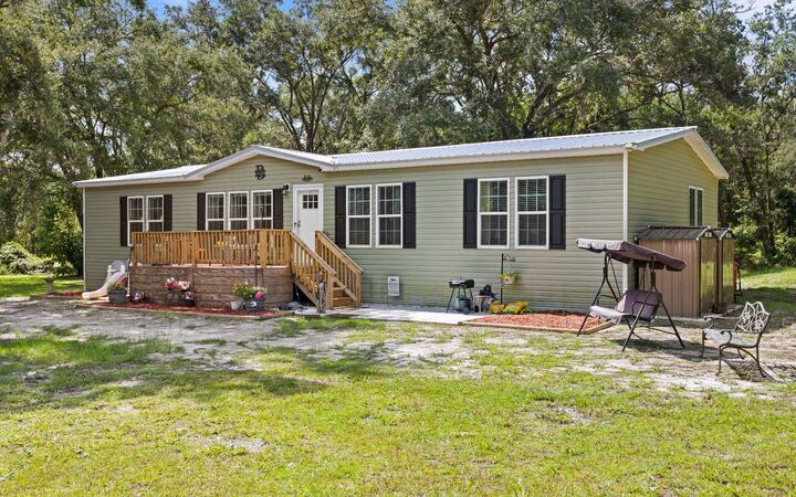 Property Photo:  