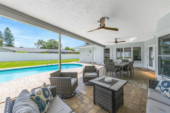 Property Photo:  2339 Kings Point Drive  FL 33774 