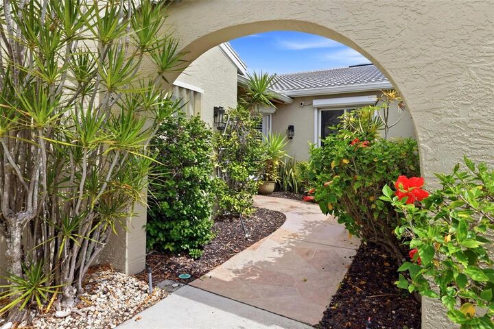 Property Photo: 2521 W Marion Avenue 311 FL 33950