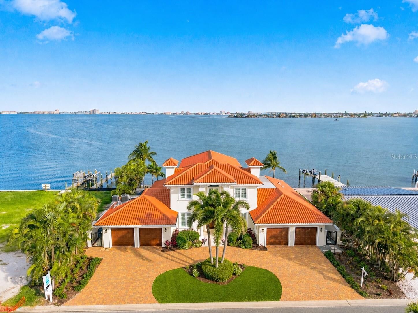 Property Photo:  504 55 Th Avenue  FL 33706 