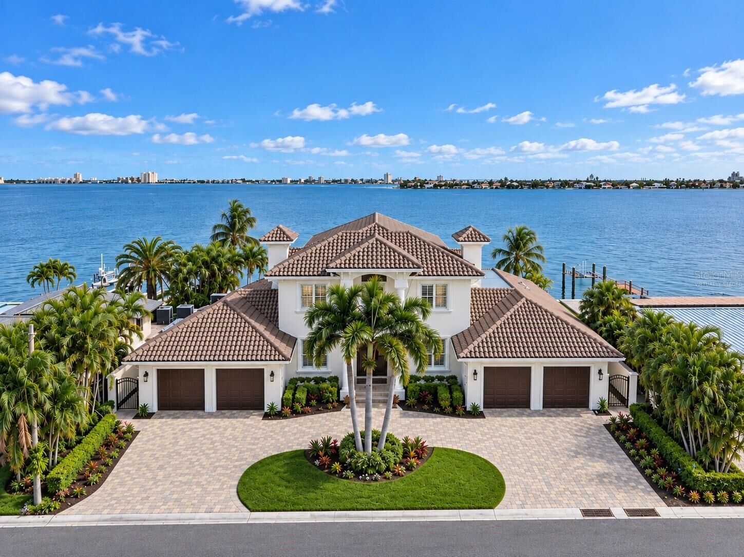 Property Photo:  504 55 Th Avenue  FL 33706 