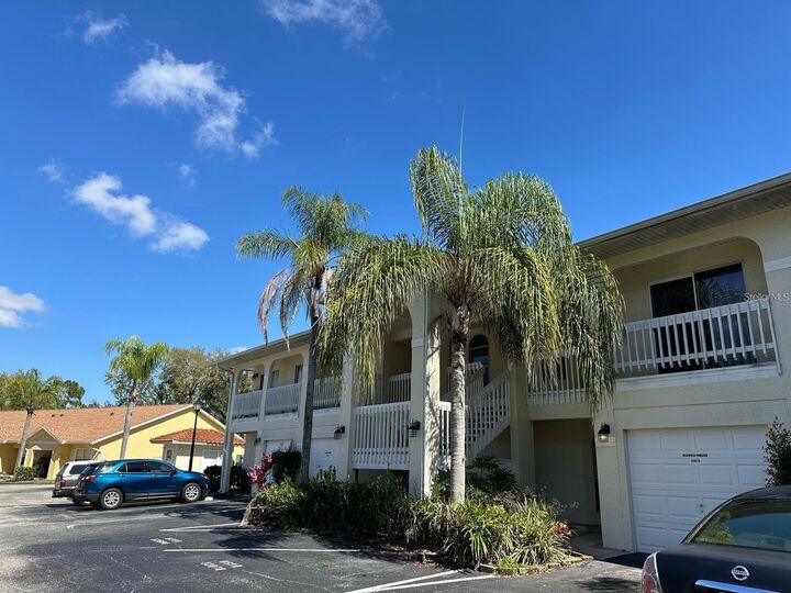 Property Photo:  3205 Sabal Palms Court B  FL 34747 