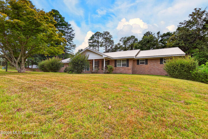 Property Photo:  140 Holleman Street  MS 39577 