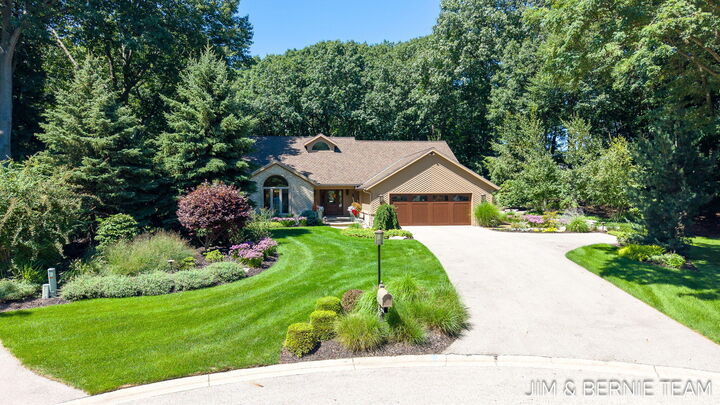 Property Photo: 2295 Timberlee Drive MI 49424