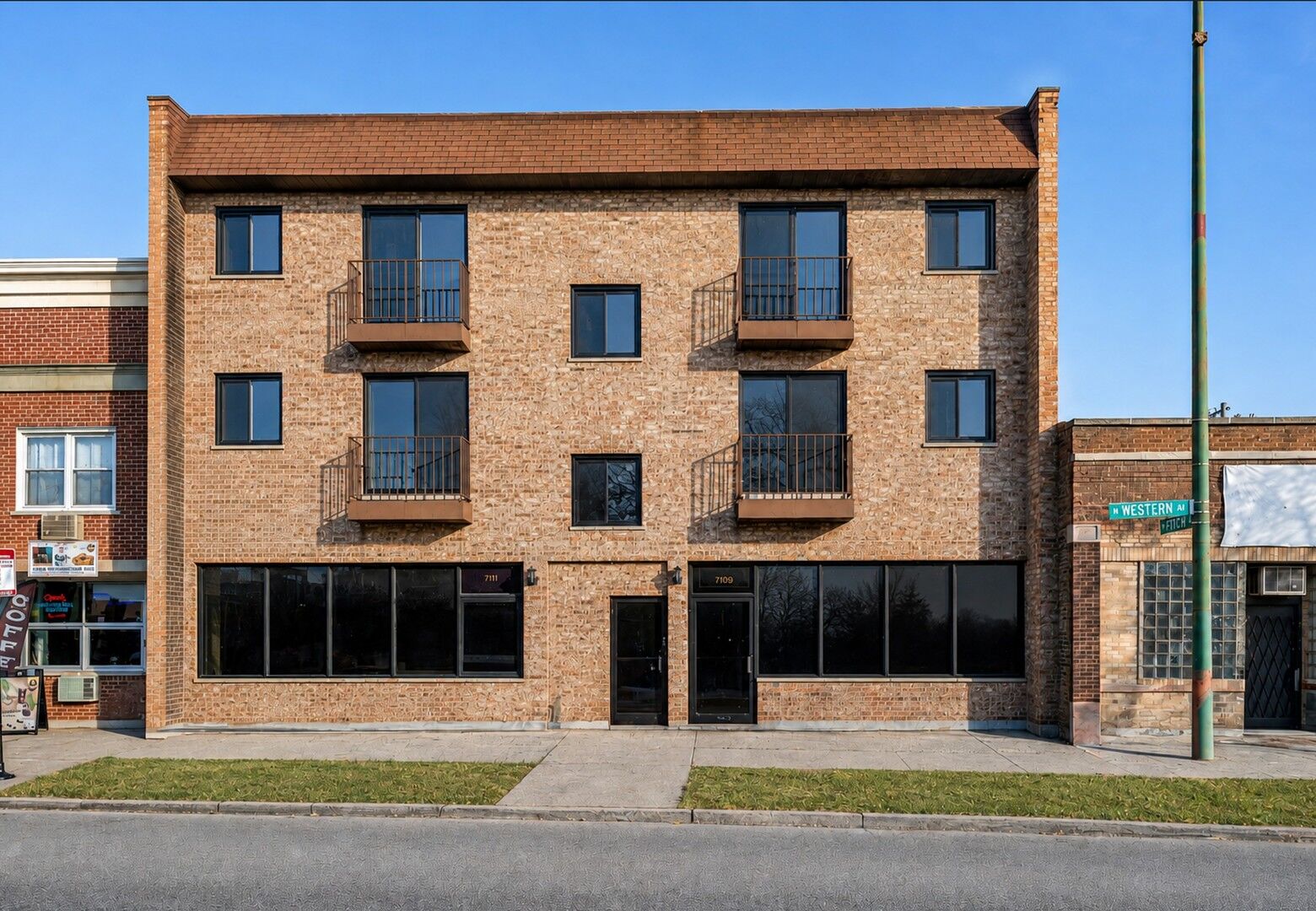 Property Photo: 7109 N Western Avenue 3N IL 60645