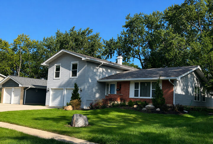 Property Photo: 1340 Newcastle Lane IL 60169