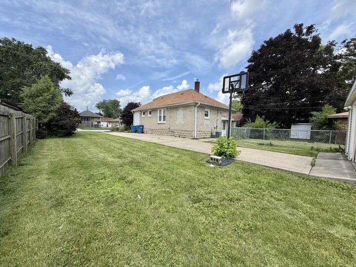 Property Photo: 14613 Avers Avenue IL 60445
