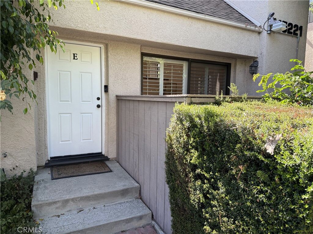 Property Photo:  15221 Magnolia  CA 91403 